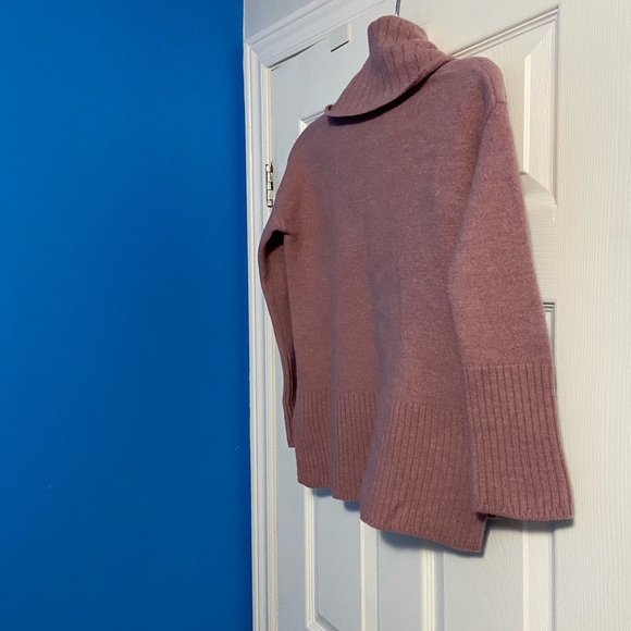 H by Halston 100% Extra Fine Merino Wool Women's Pink Turtleneck Sweater Size M - Picture 7 of 11